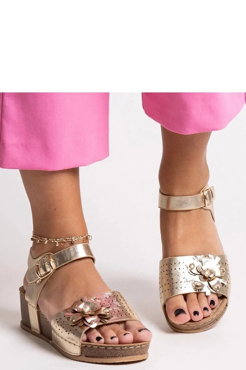 Black wedge sandals with a flower Kifah