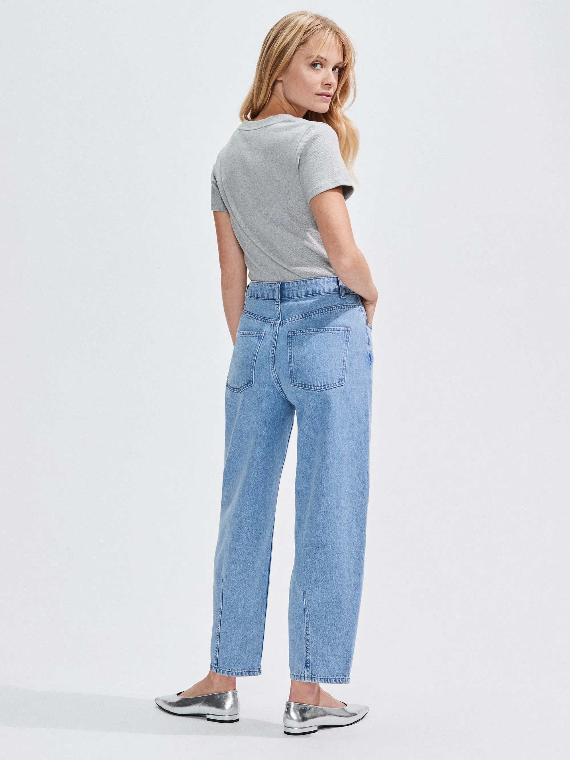 Blue Mid-Rise Barrel Leg Denim Jeans
