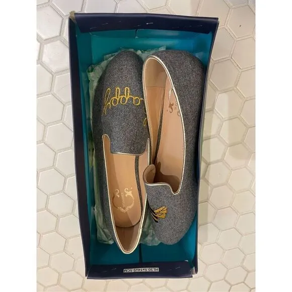 C. Wonder Bee Happy Grey Flats 7.5