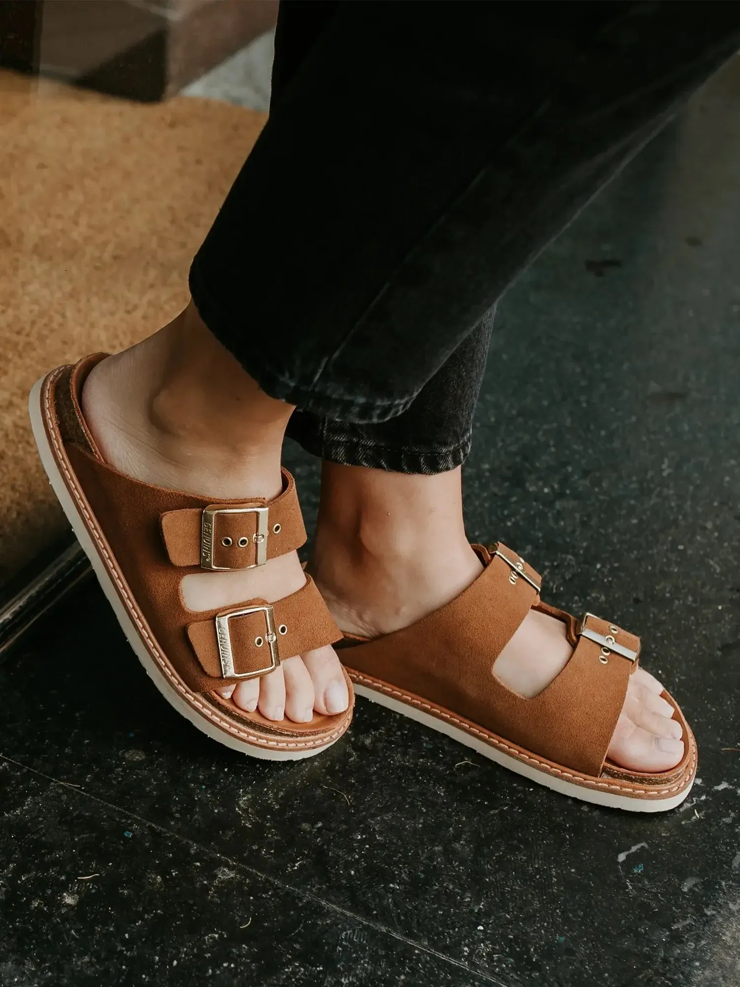 Hawaii Brown Sandals