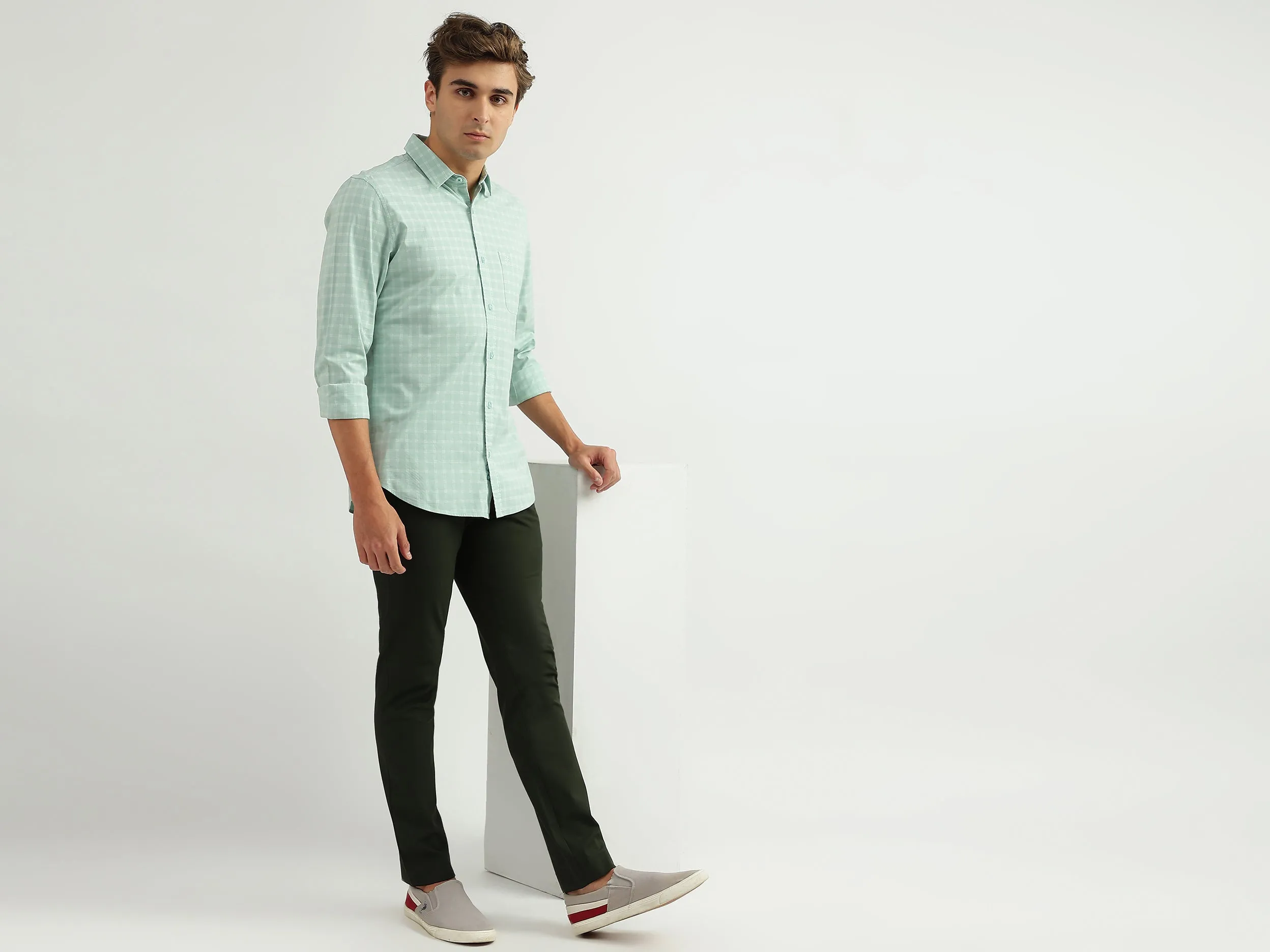 Men Checked Spread Collar Shirt