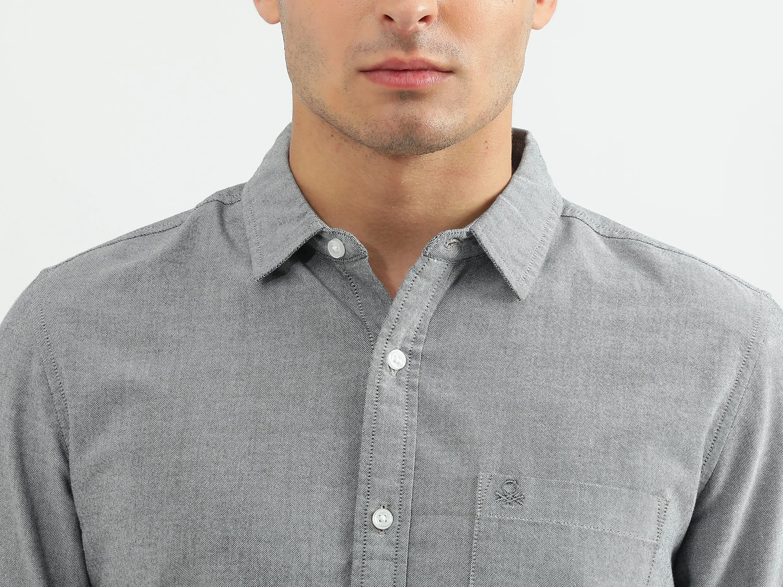 Men Solid Spread Collar Shirt