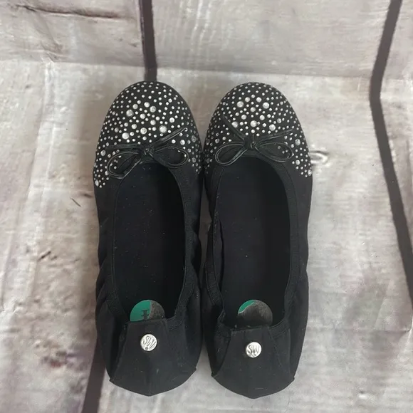 Stuart Weitzman Girls flats in size 4